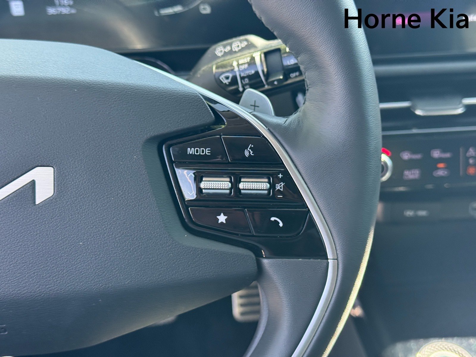 Certified 2023 Kia Niro SX Touring FWD image 19