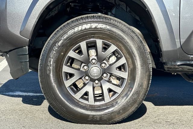 Certified 2022 Toyota Tacoma SR5 w/ Technology Package image 29