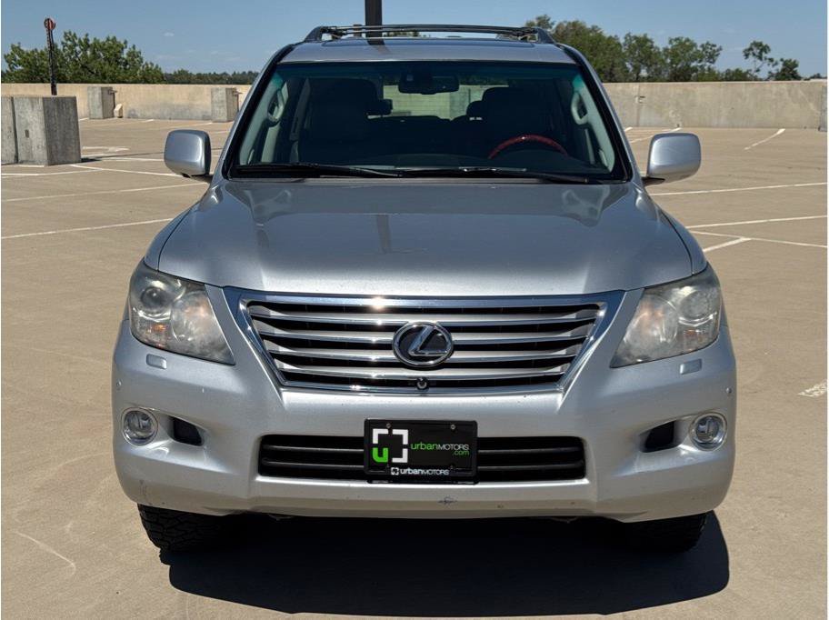 Used 2009 Lexus LX 570 4WD w/ Preferred Accessory Pkg image 2