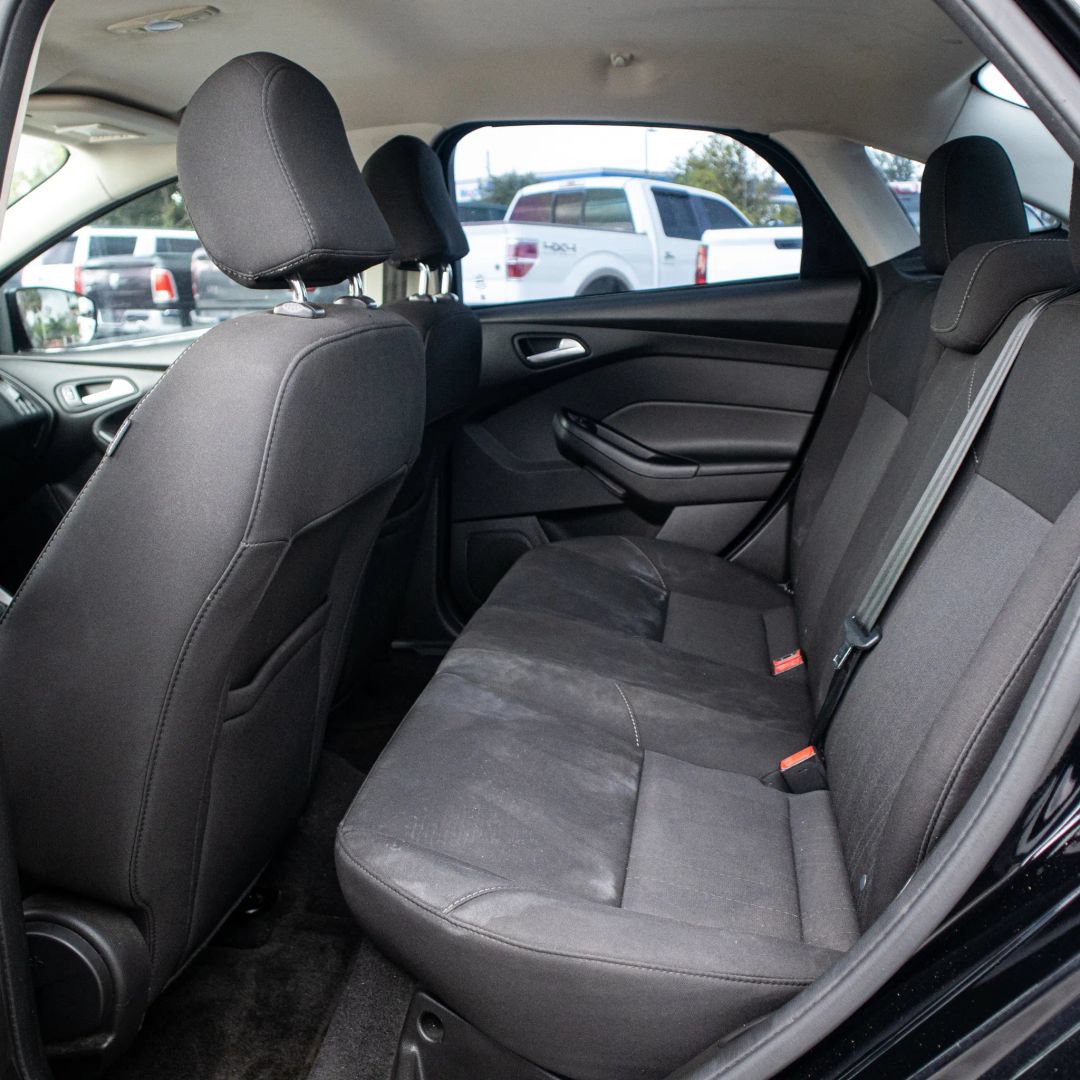 Used 2017 Ford Focus SE FWD image 19