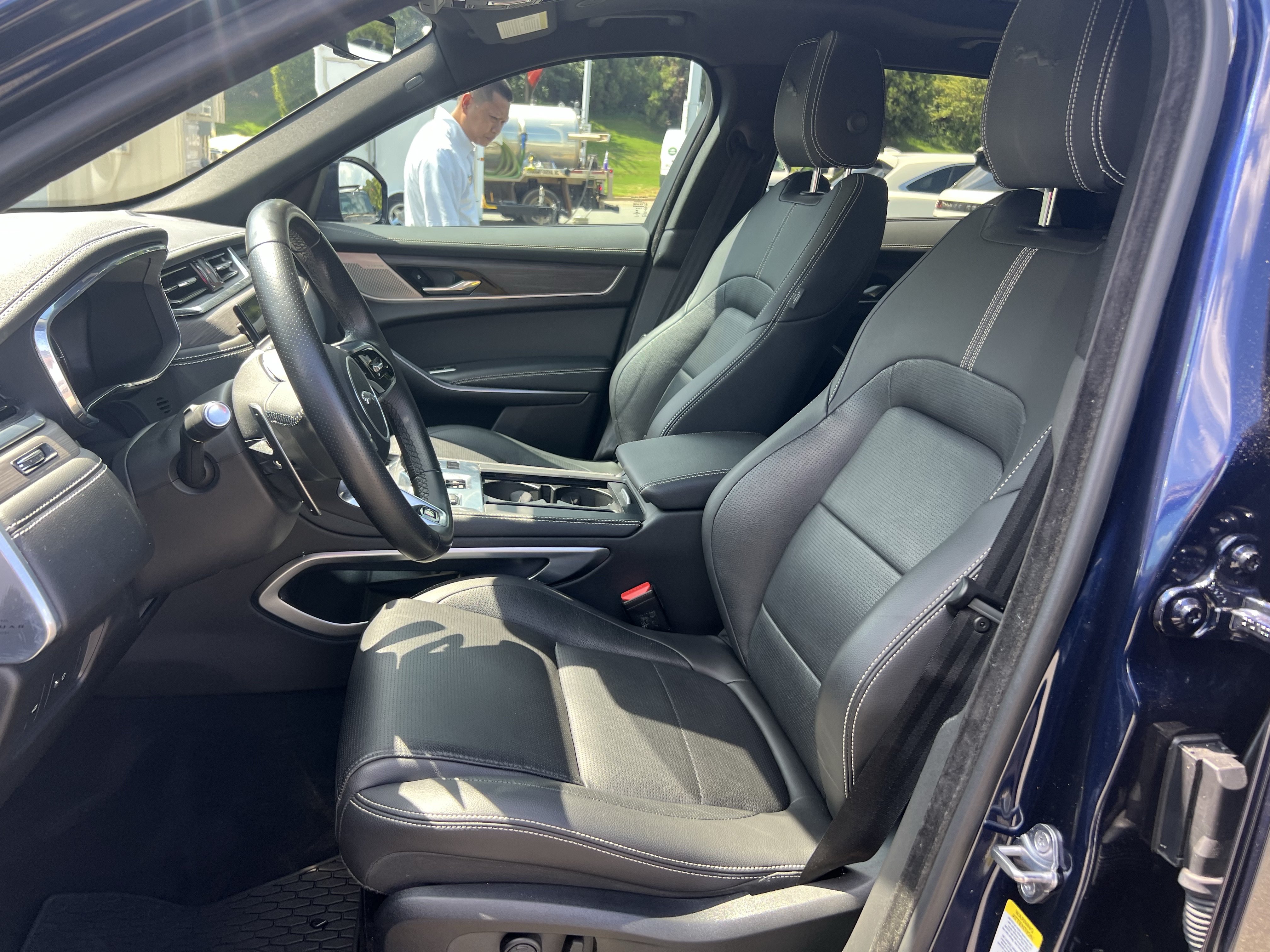 Certified 2023 Jaguar F-PACE R-Dynamic S AWD/4WD image 7