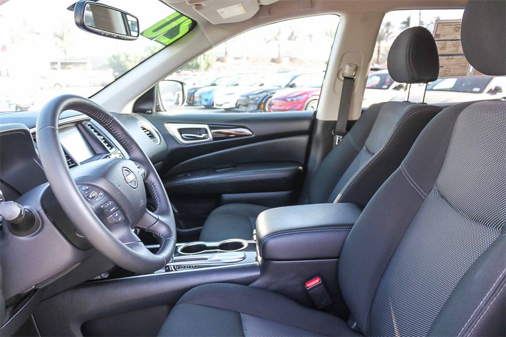 Used 2020 Nissan Pathfinder SV image 22