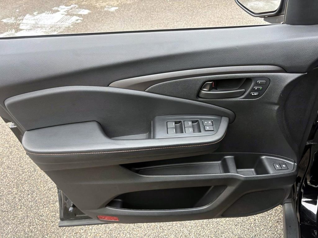 Used 2023 Honda Passport TrailSport image 11