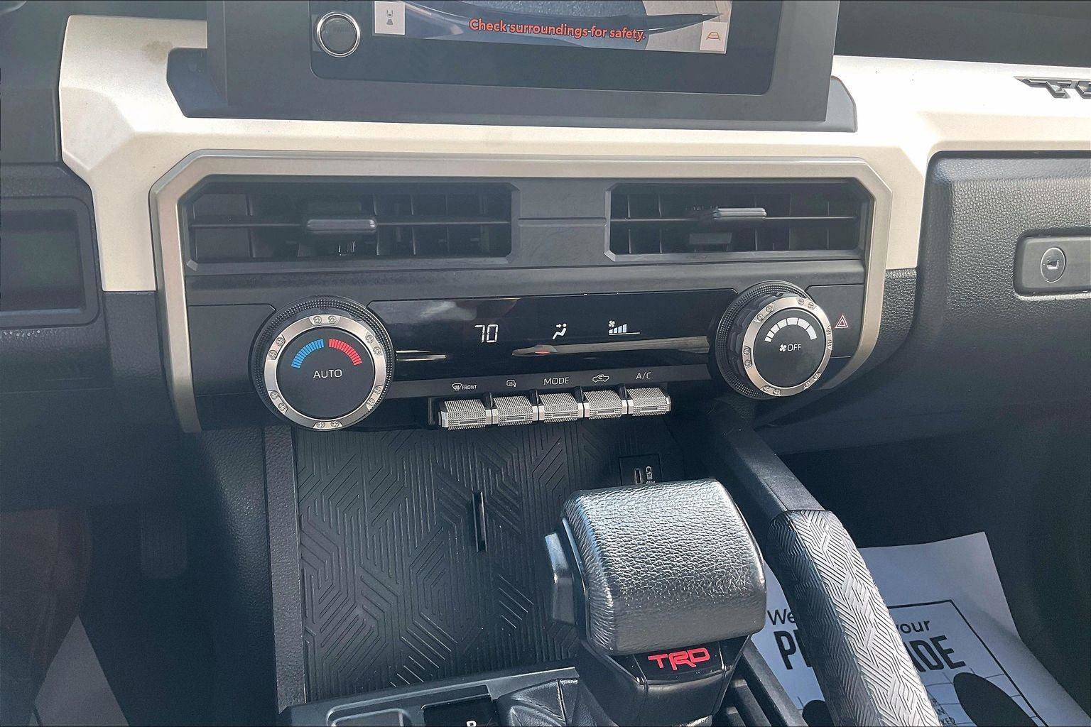 Used 2024 Toyota Tacoma TRD Off-Road image 32
