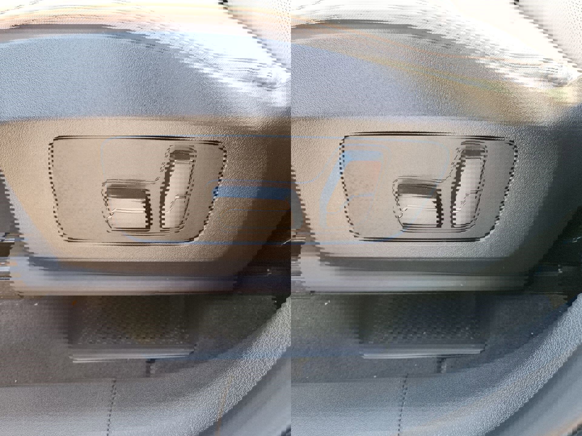 Certified 2025 BMW X1 xDrive28i image 17