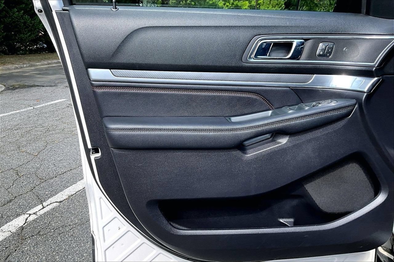 Used 2019 Ford Explorer Sport w/ Equipment Group 401A AWD/4WD image 27