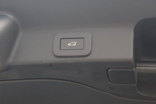 New 2026 Jaguar F-PACE R-Dynamic S image 13