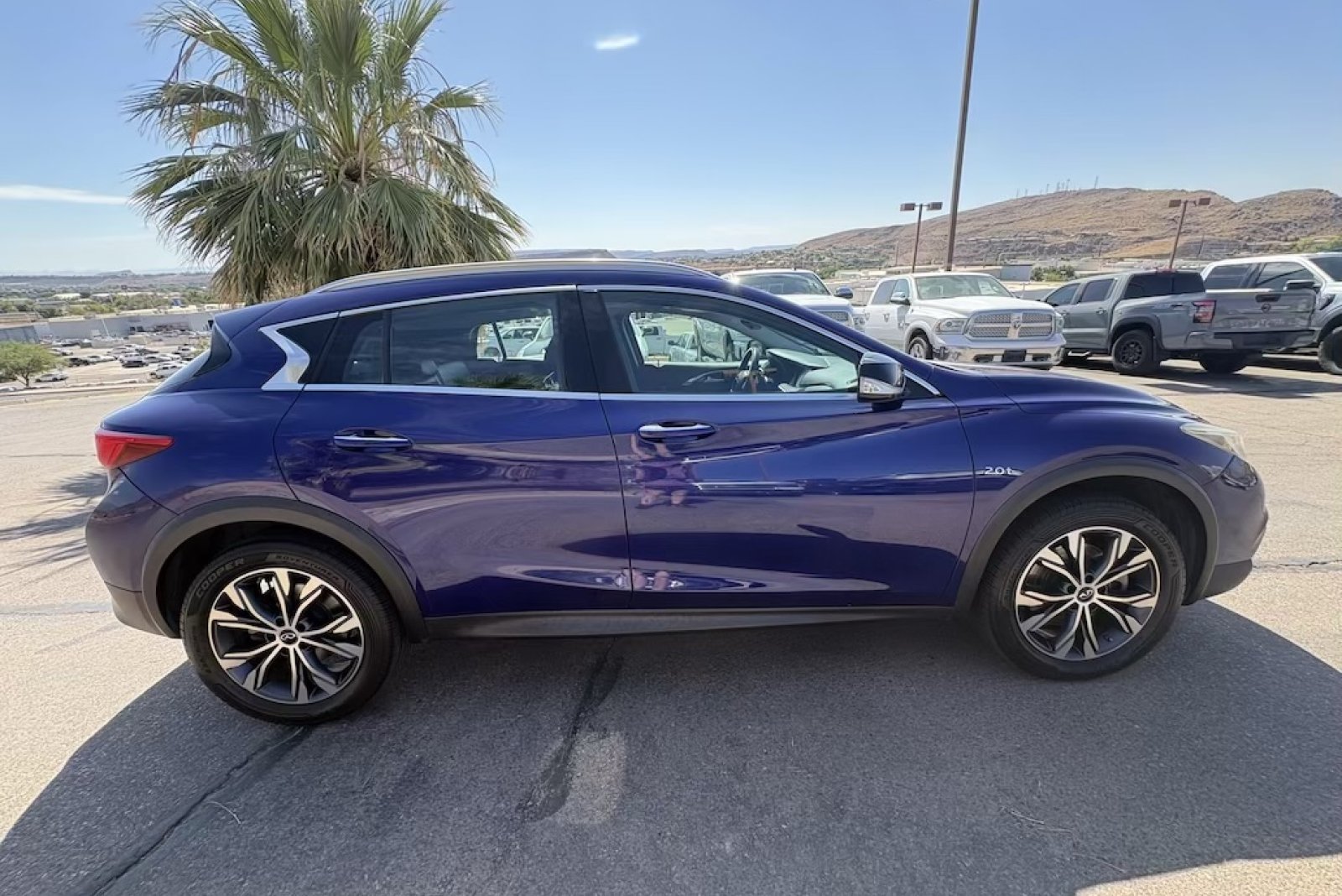Used 2017 INFINITI QX30 Premium w/ Navigation Package AWD/4WD image 6