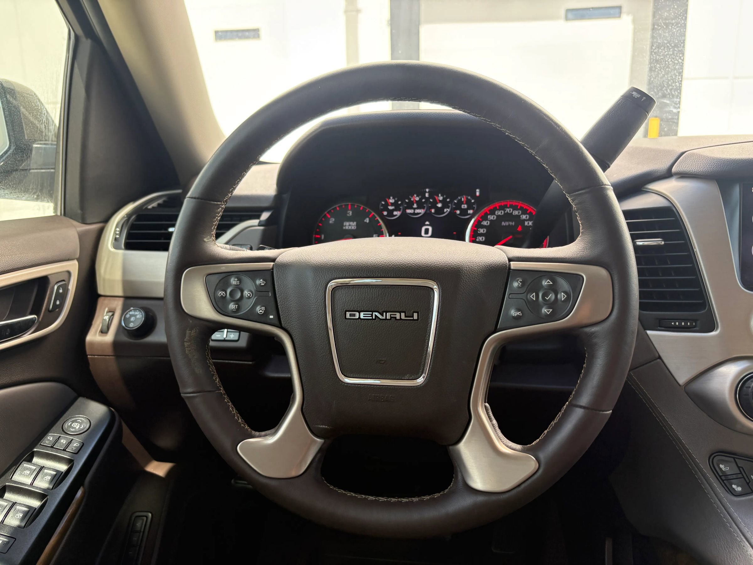 Used 2015 GMC Yukon Denali w/ Enhanced Security Package AWD/4WD image 10