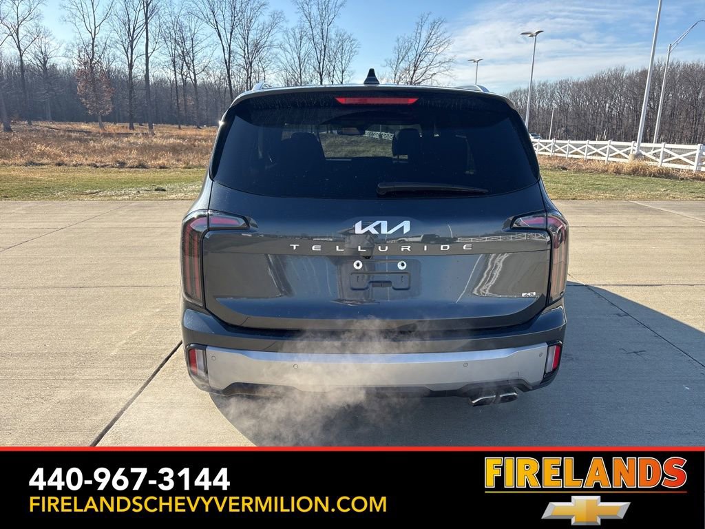 Used 2023 Kia Telluride EX w/ EX Captain's Chair Package image 5