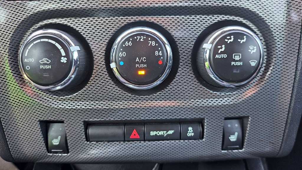 Used 2013 Dodge Challenger R/T Plus RWD image 32