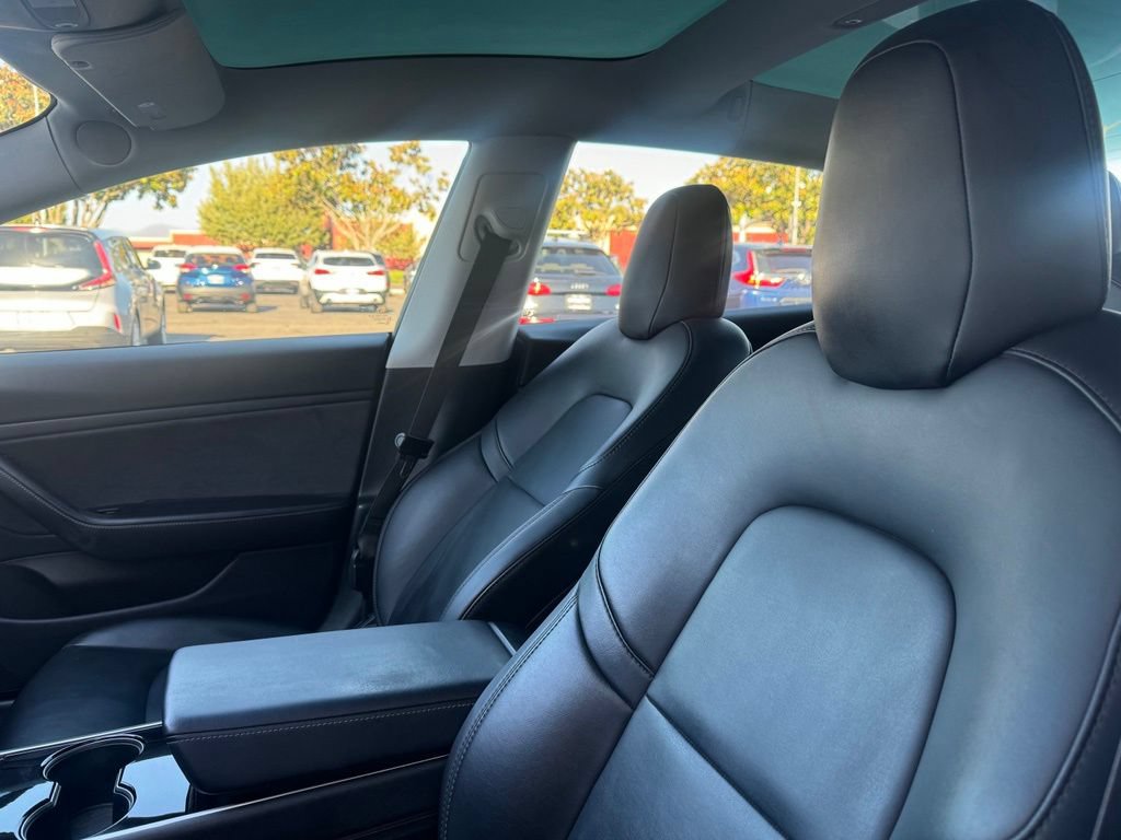 Used 2018 Tesla Model 3 Mid Range RWD image 13