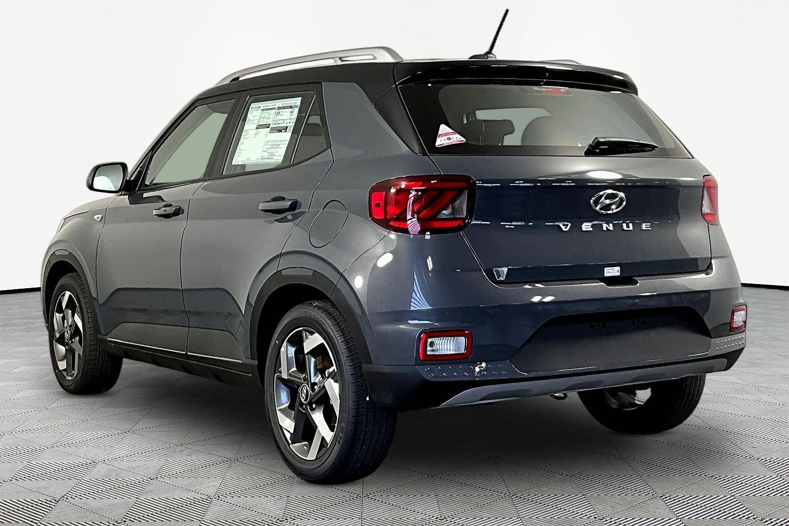 New 2026 Hyundai Venue SEL FWD image 4