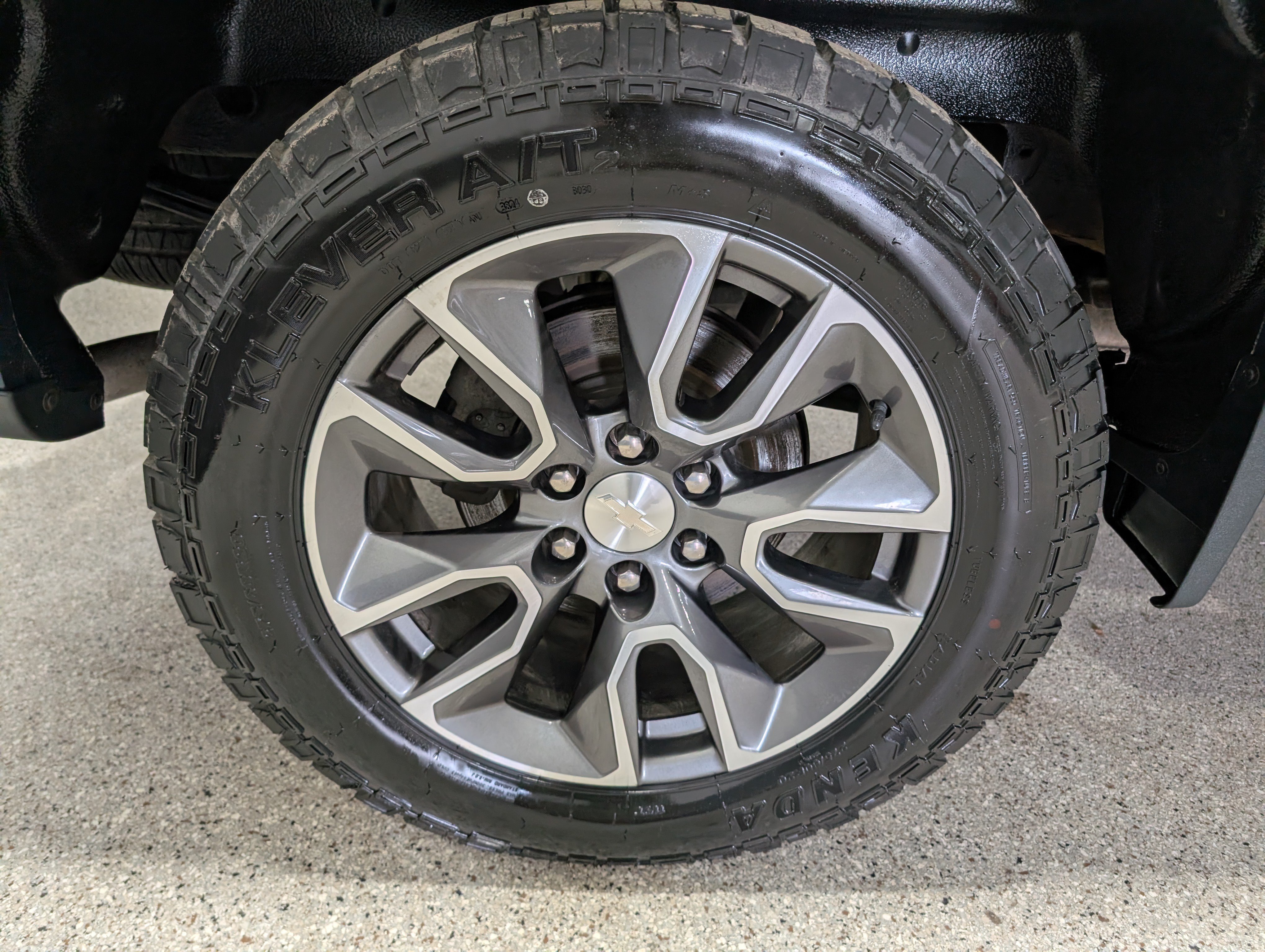 Used 2022 Chevrolet Silverado 1500 LT AWD/4WD image 13