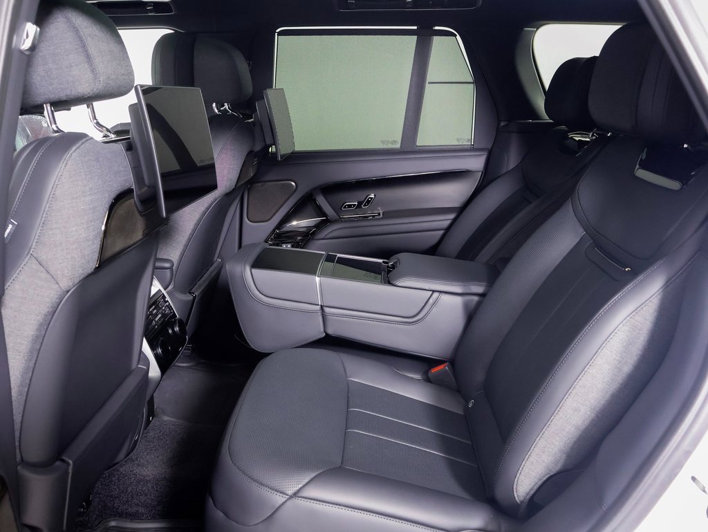 Used 2024 Land Rover Range Rover SV image 21