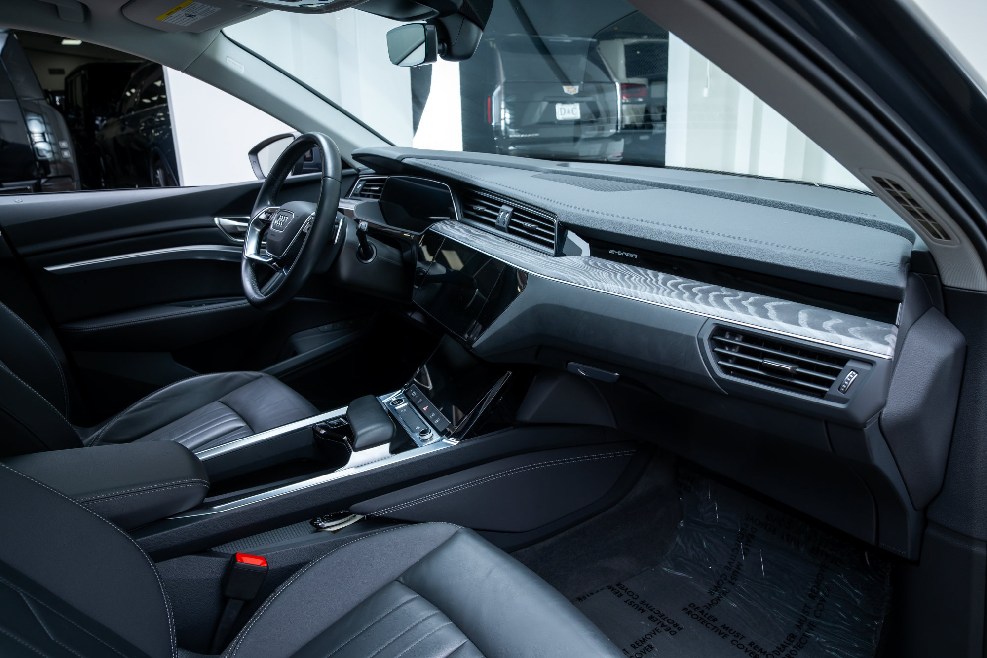 Used 2024 Audi Q8 e-tron Premium Plus AWD/4WD image 27