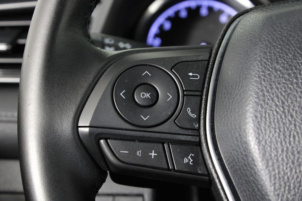 Used 2020 Toyota Camry SE image 23