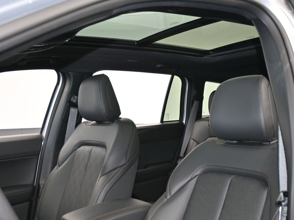 New 2026 Jeep Cherokee Overland image 11