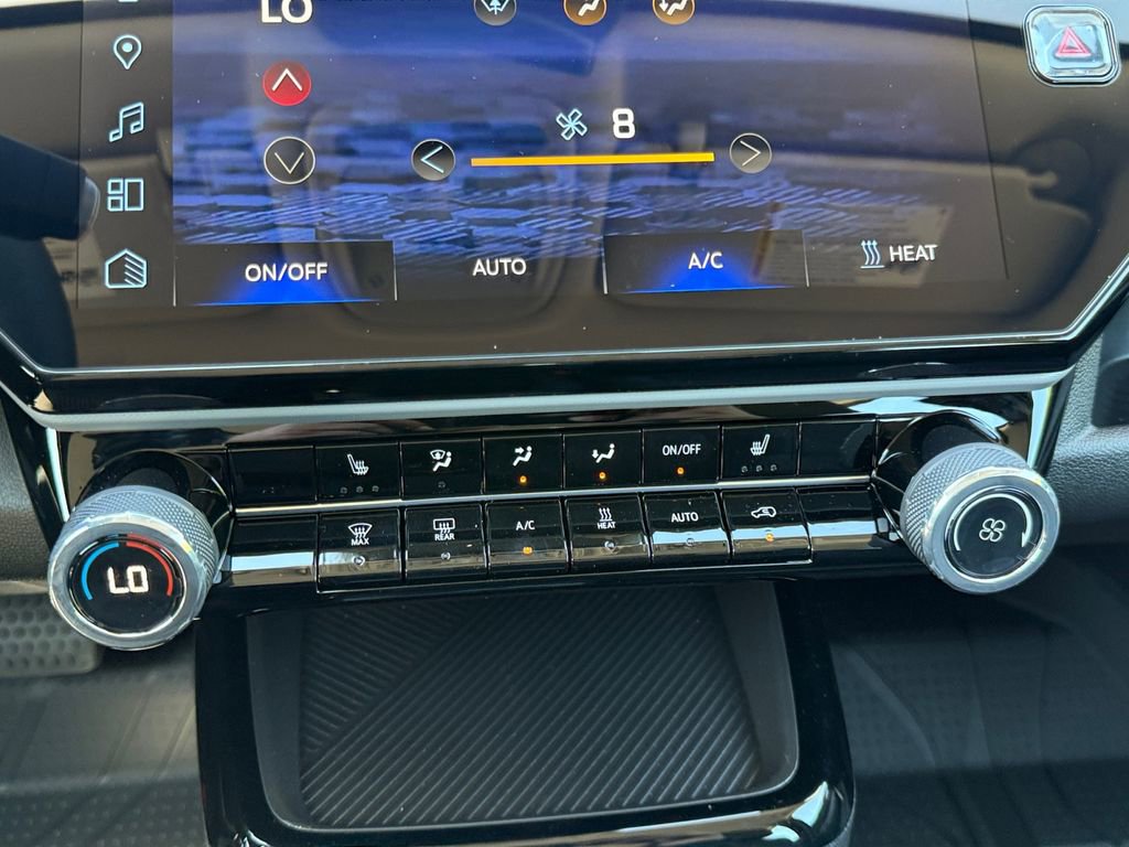 New 2027 Chevrolet Bolt LT w/ Comfort Package FWD image 18