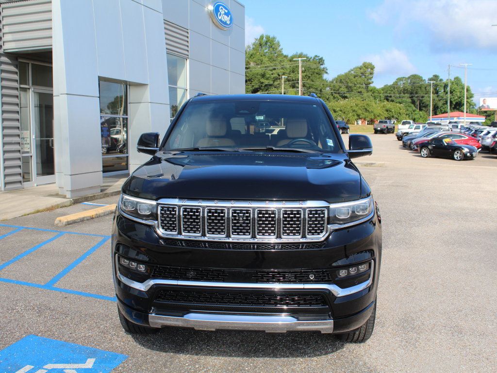 Used 2023 Jeep Grand Wagoneer Series III w/ Rear Seat Video Group 1 AWD/4WD image 12