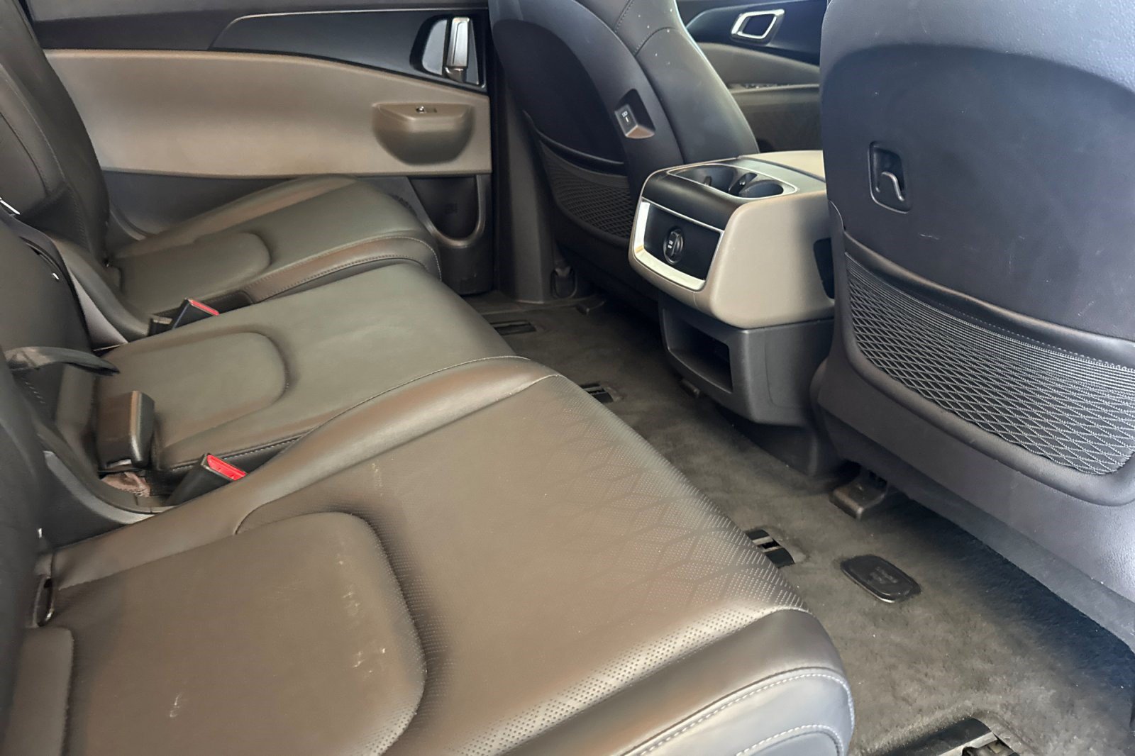 Used 2026 Kia Carnival FWD image 34