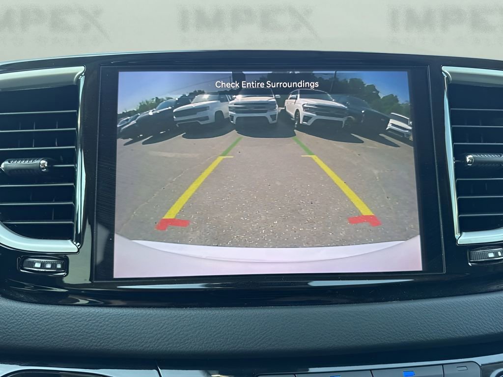 Used 2023 Chrysler Pacifica Touring-L FWD image 19