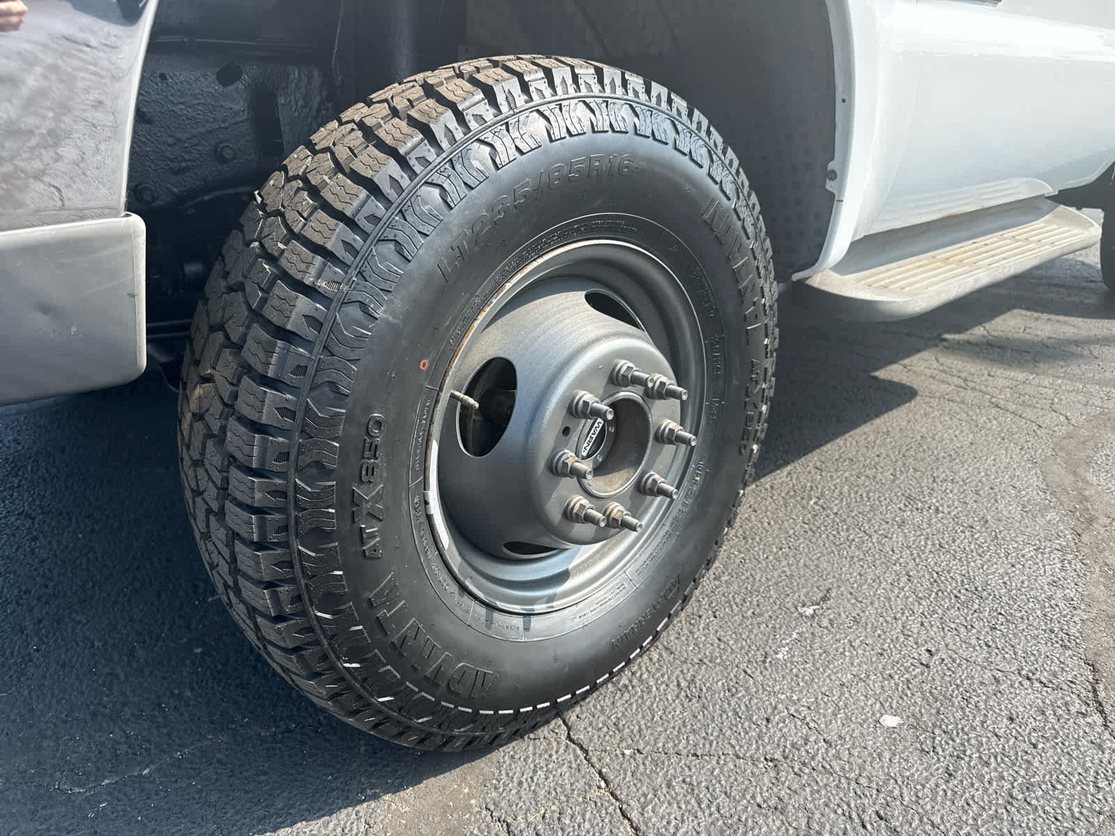 Used 2004 Ford F350 XL AWD/4WD image 9