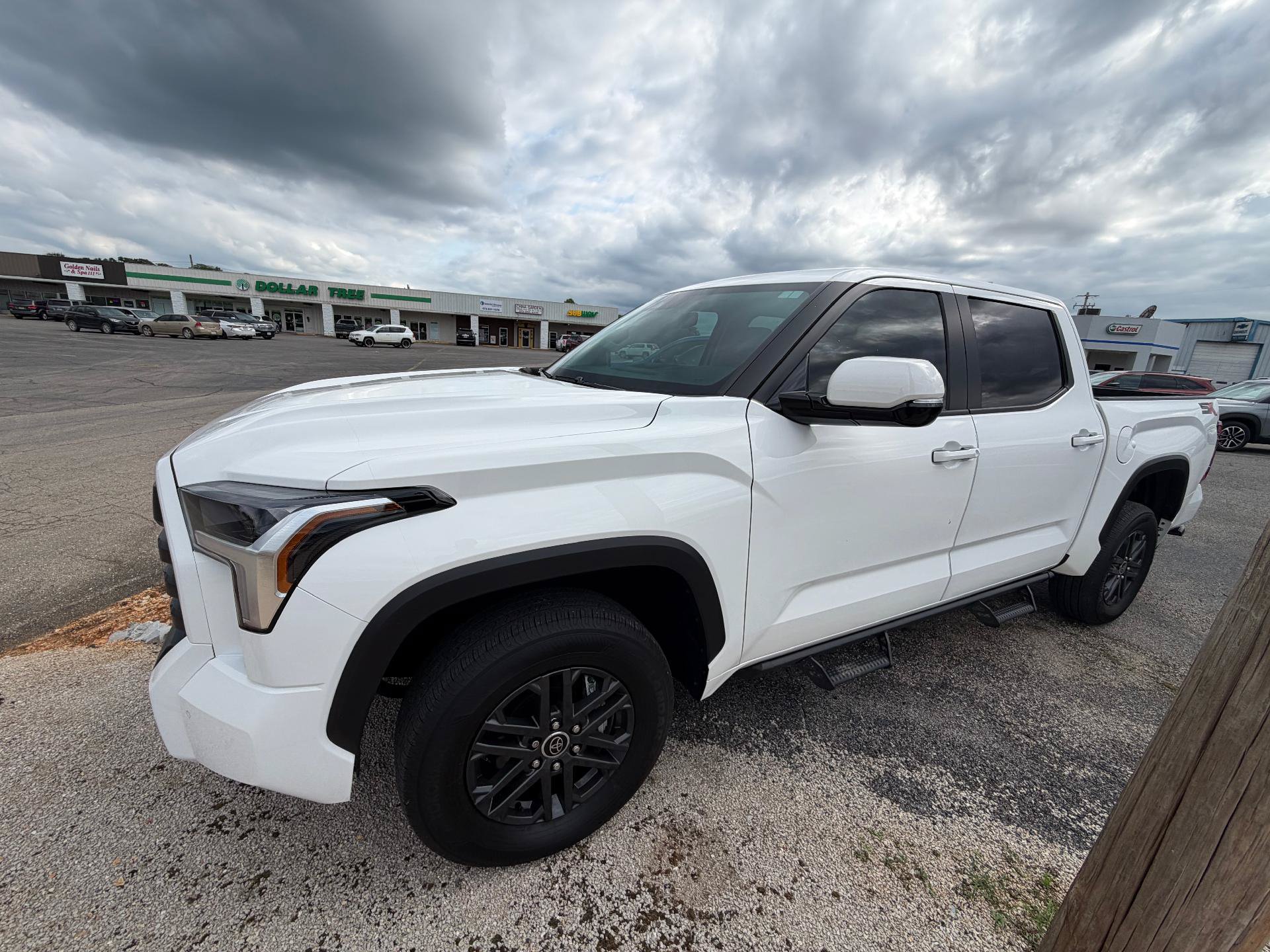 Used 2024 Toyota Tundra SR5 w/ SR5 Convenience Package AWD/4WD image 9