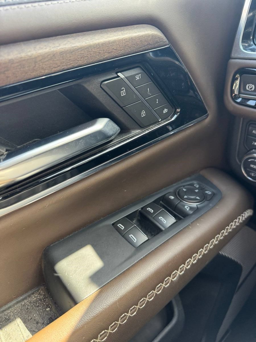 Certified 2025 GMC Yukon Denali Ultimate AWD/4WD image 22