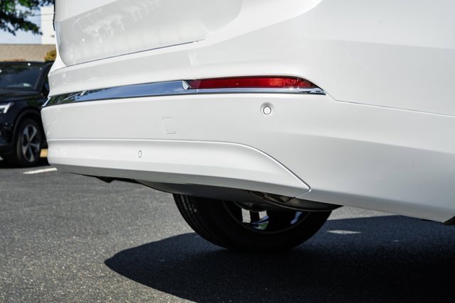 New 2026 Volvo XC90 B5 Plus image 8