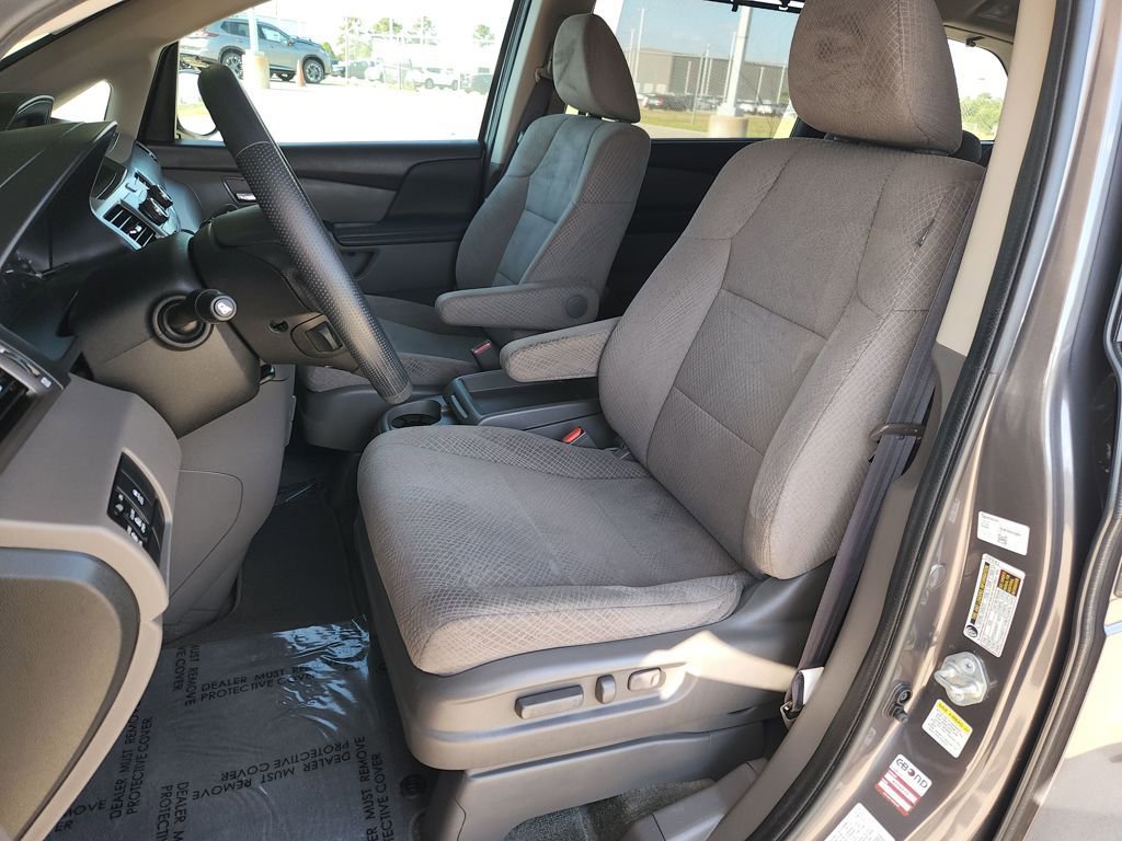 Used 2016 Honda Odyssey SE image 12