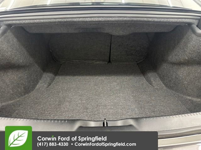 Used 2022 Chrysler 300 Touring w/ Sport Appearance Package image 16