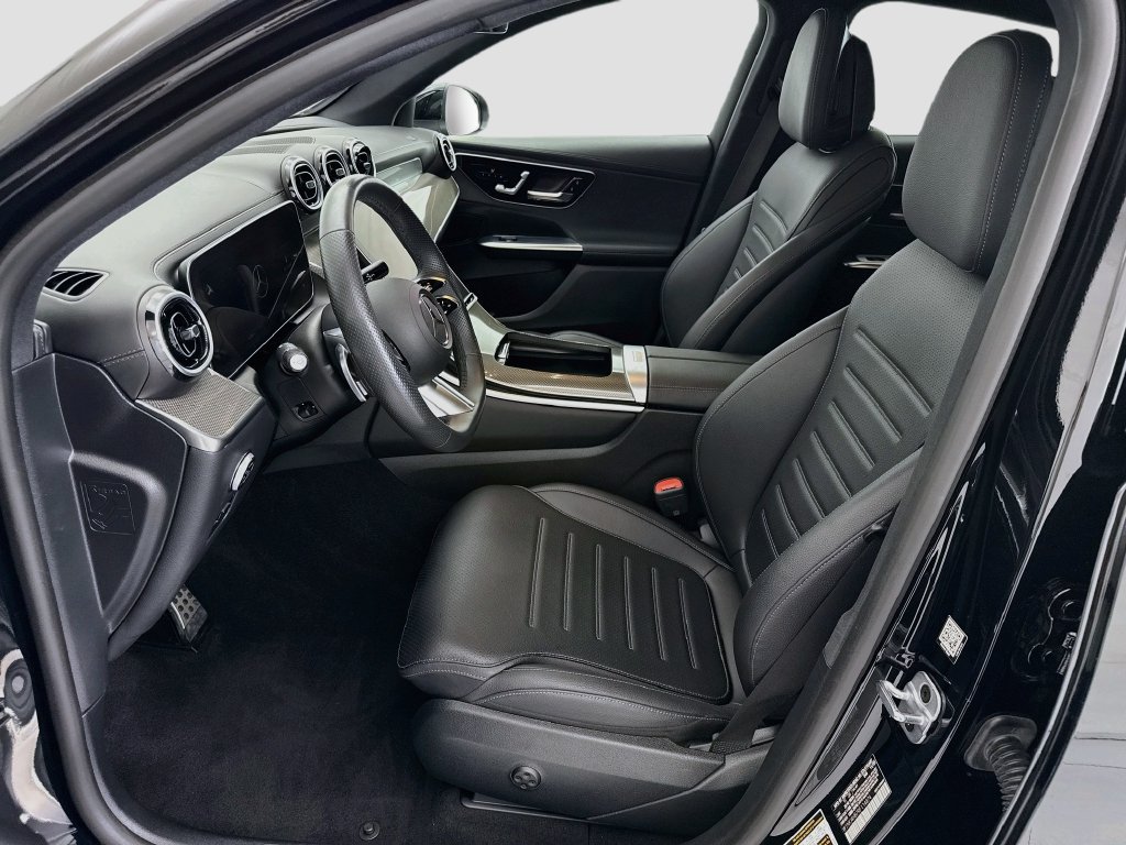 Used 2024 Mercedes-Benz GLC 300 4MATIC image 18