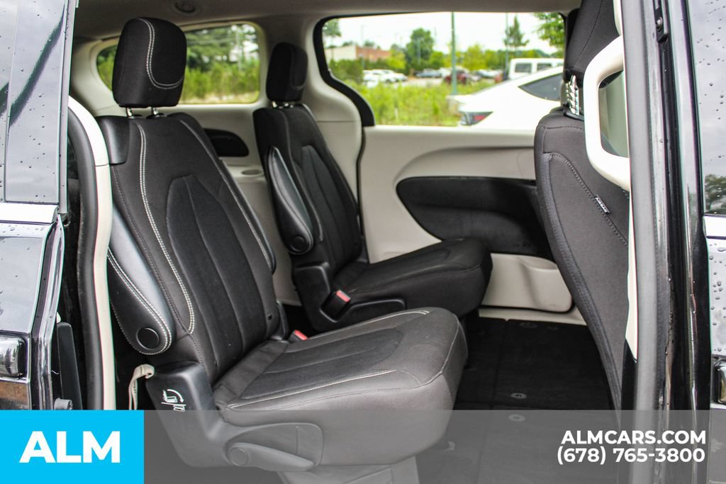 Used 2023 Chrysler Voyager LX FWD image 15