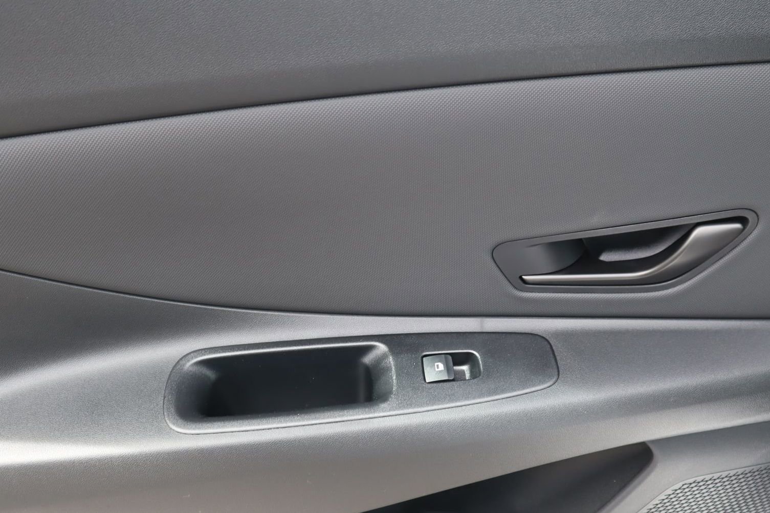 New 2025 Hyundai Elantra Sport image 21