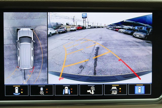 Used 2021 GMC Yukon Denali w/ Denali Premium Package image 41