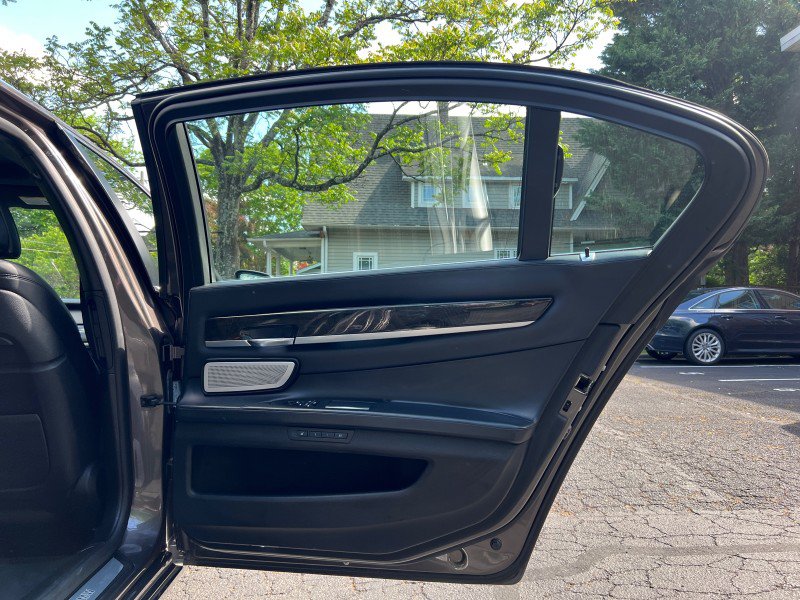 Used 2015 BMW 750Li xDrive AWD/4WD image 15