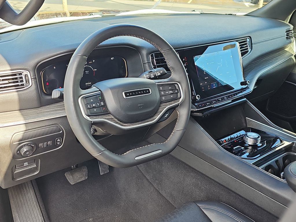 Used 2024 Jeep Wagoneer L Series II w/ Flexible Seating Group image 18