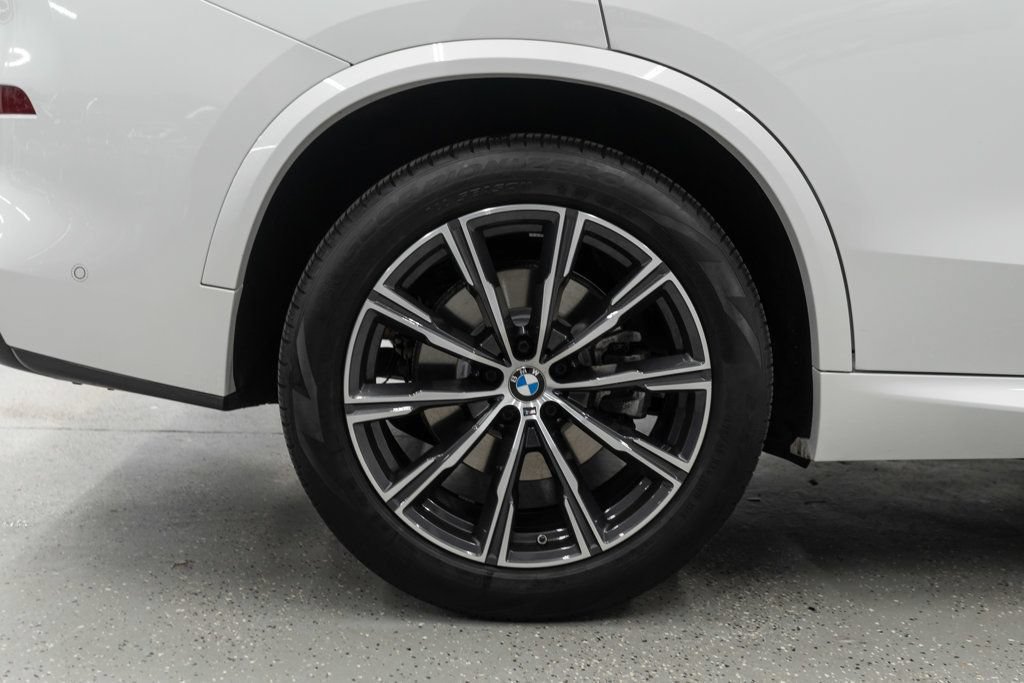 Used 2025 BMW X5 xDrive40i w/ M Sport Package w/ M Sport Package AWD/4WD image 45