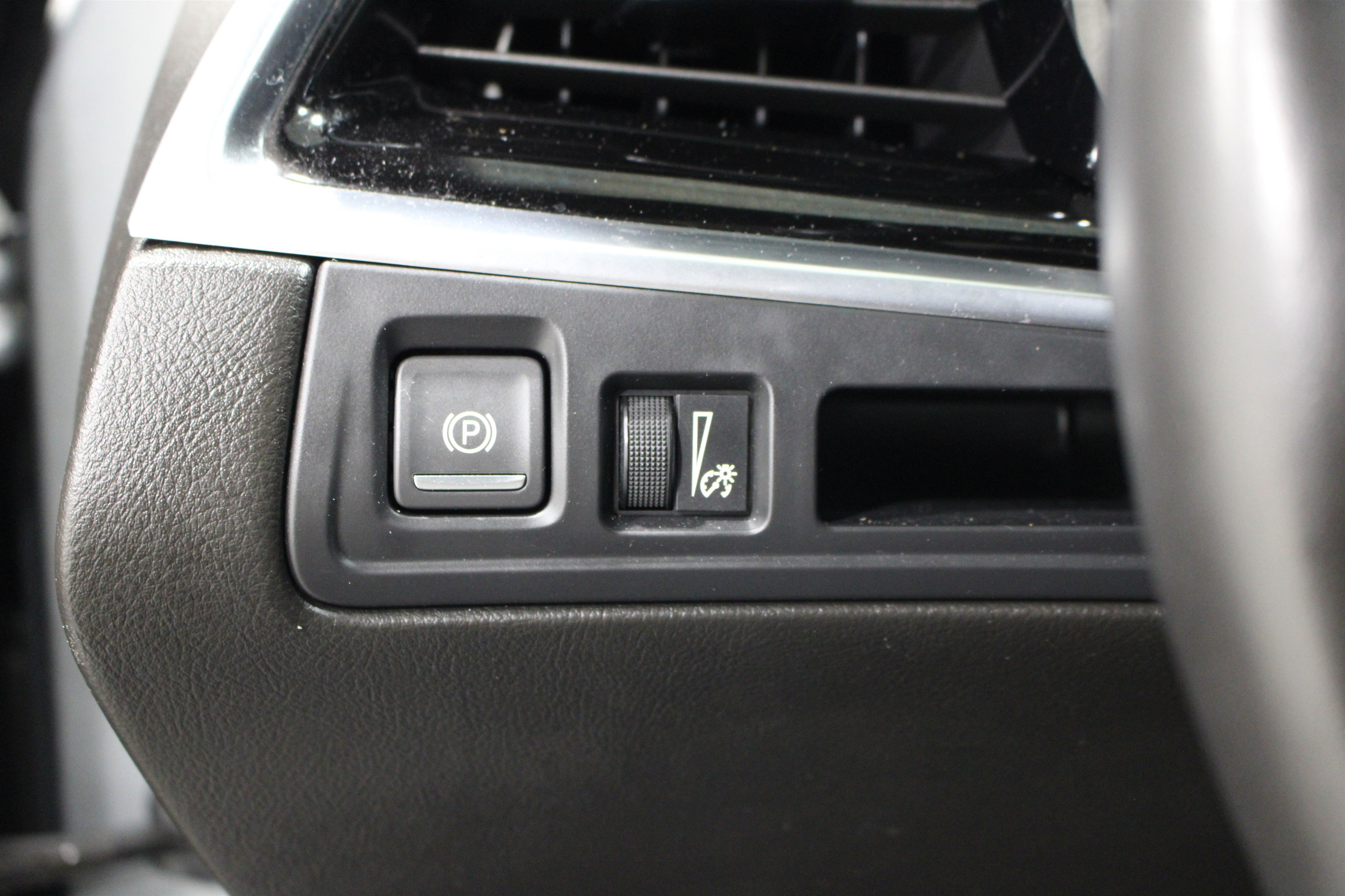 Certified 2024 Cadillac XT6 Luxury image 11