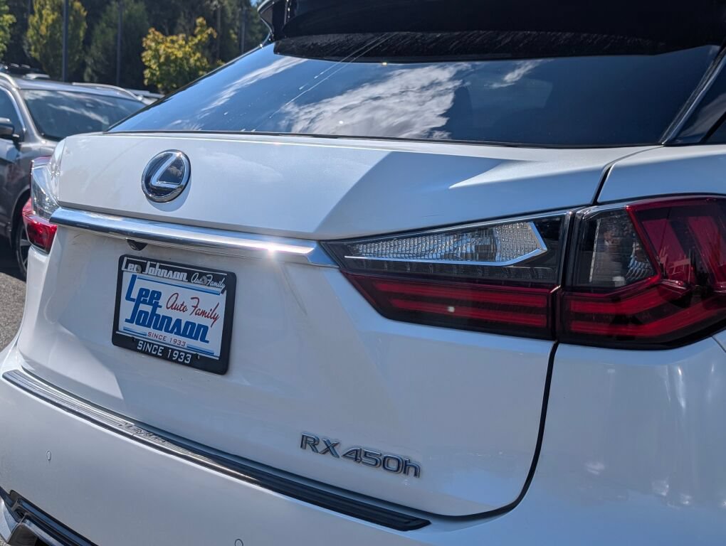 Used 2017 Lexus RX 450h AWD w/ Cold Weather Package image 28