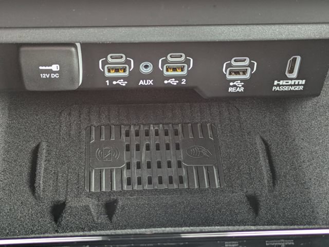 New 2026 Jeep Grand Wagoneer Summit w/ Rear Seat Video Group I AWD/4WD image 30