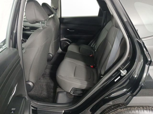 Used 2025 Hyundai Tucson SE image 10