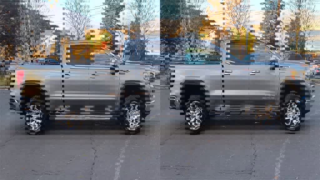 Used 2020 GMC Sierra 1500 SLT image 2