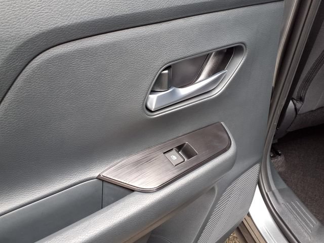 Used 2025 Nissan Kicks SV FWD image 18
