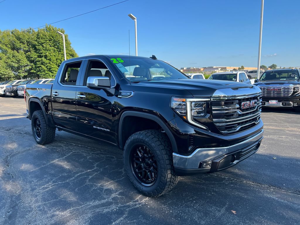 Used 2025 GMC Sierra 1500 SLT AWD/4WD image 4