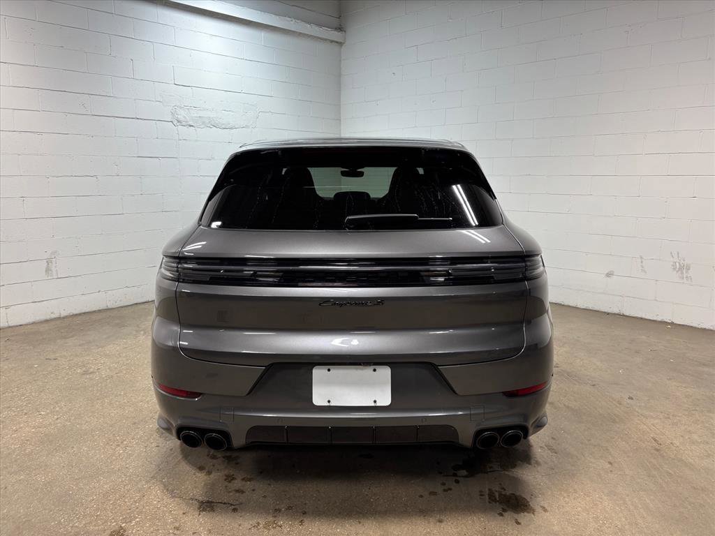 Used 2025 Porsche Cayenne S image 8