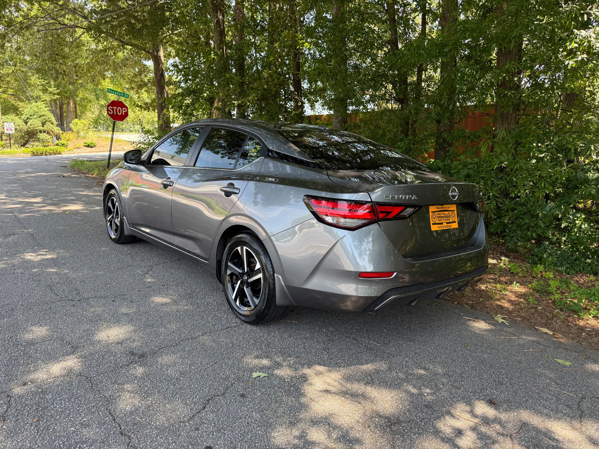 Used 2024 Nissan Sentra SV image 3