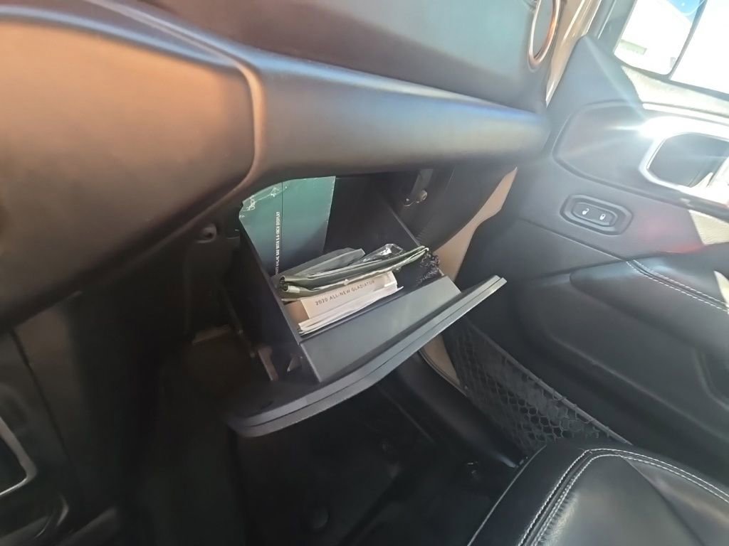 Used 2020 Jeep Gladiator Overland image 22