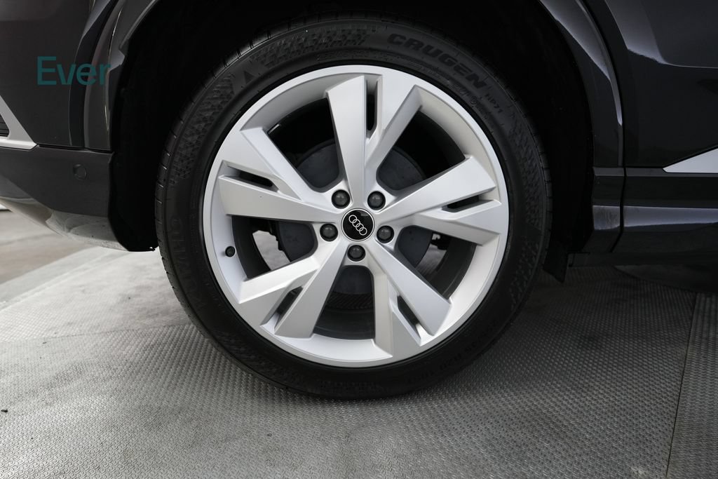 Used 2023 Audi Q4 e-tron Premium Plus w/ Premium Plus AWD/4WD image 22